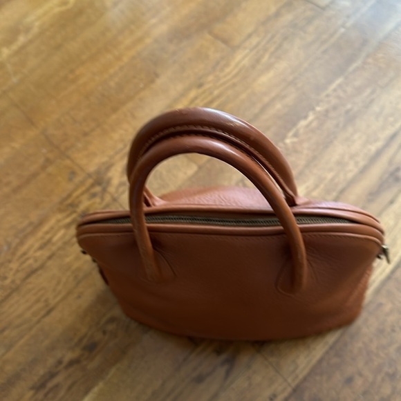 Coach - Picture 5 of 7